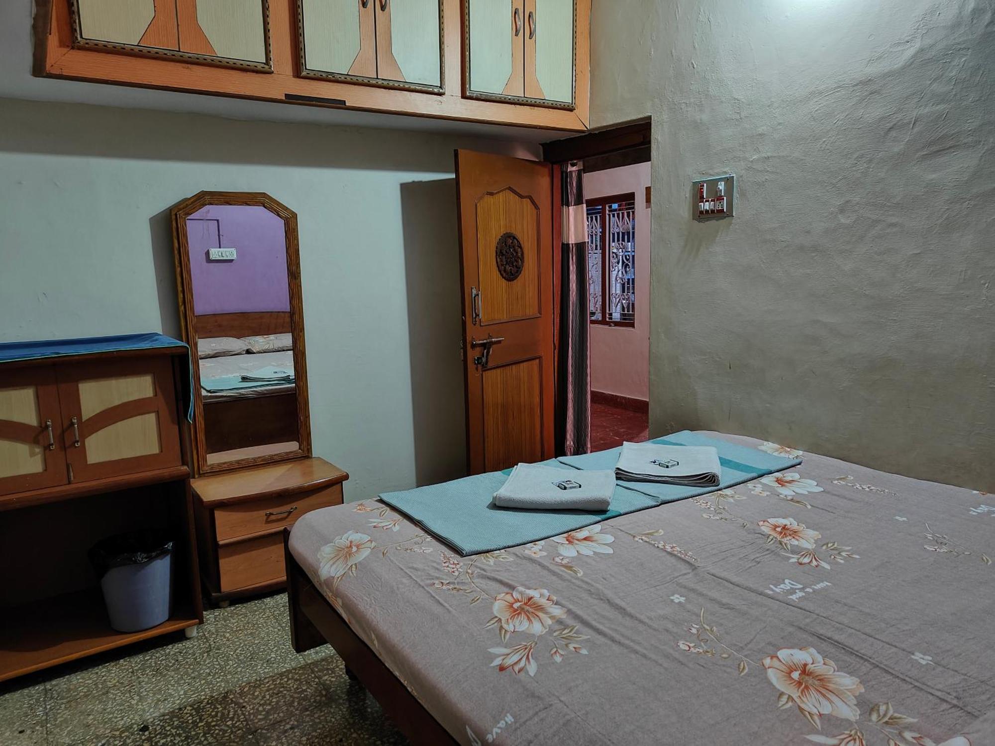 האמפי Rocky Guesthouse מראה חיצוני תמונה